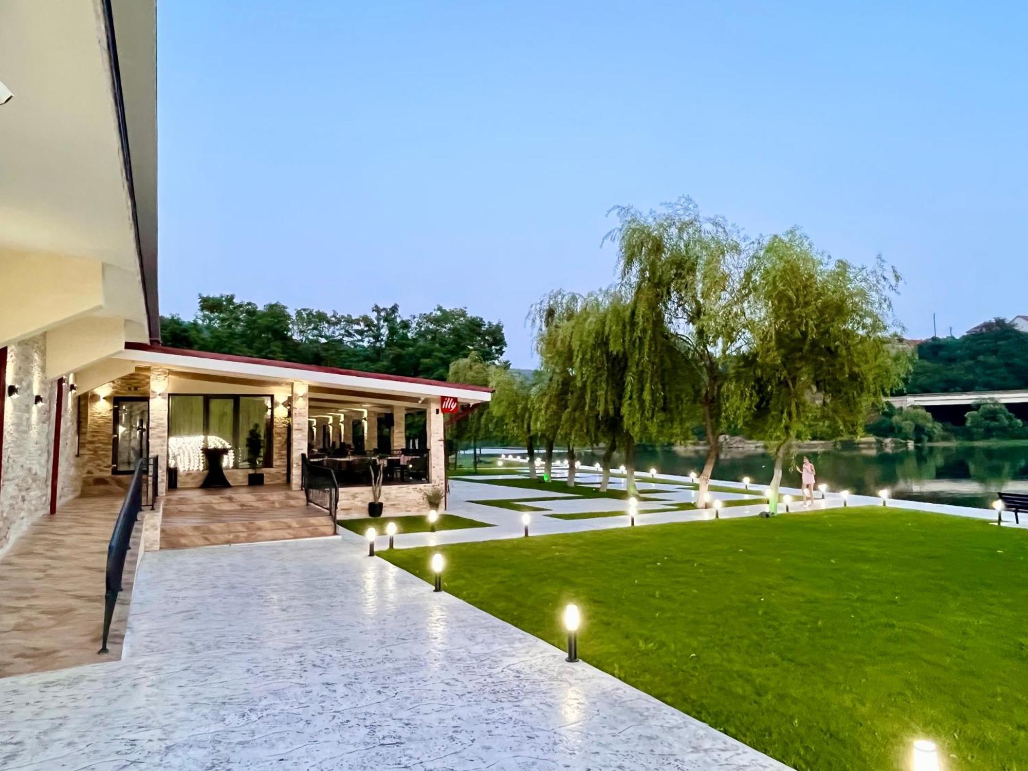 Vega Resort Restaurant & Lodge Orşova Eksteriør bilde