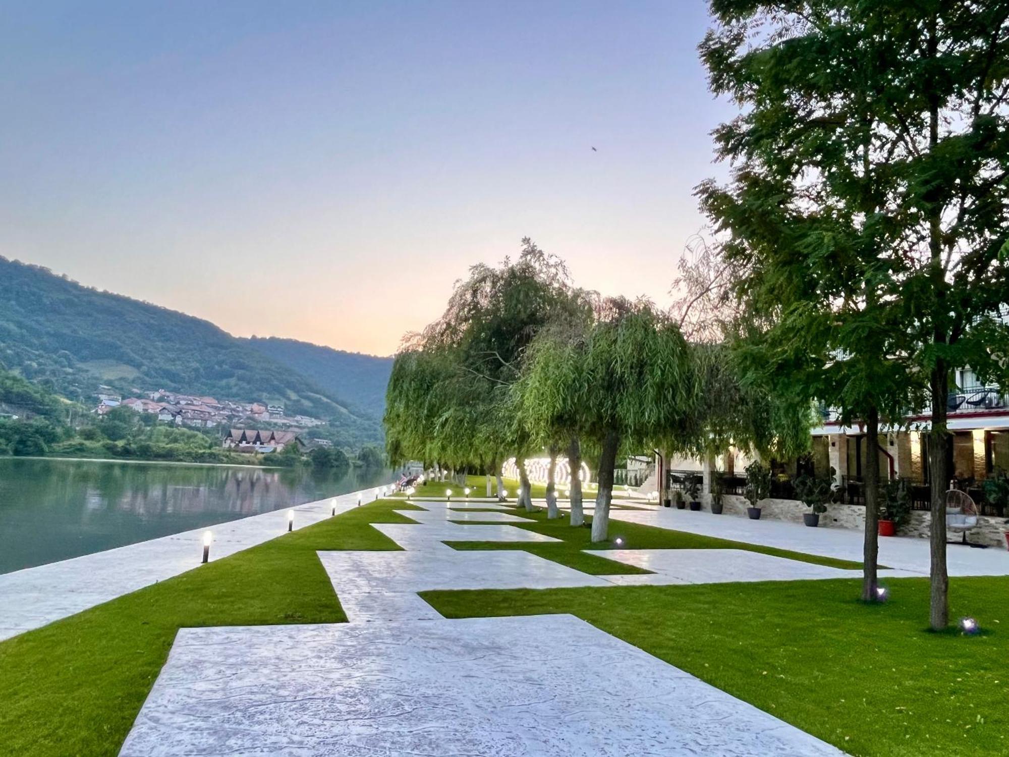 Vega Resort Restaurant & Lodge Orşova Eksteriør bilde