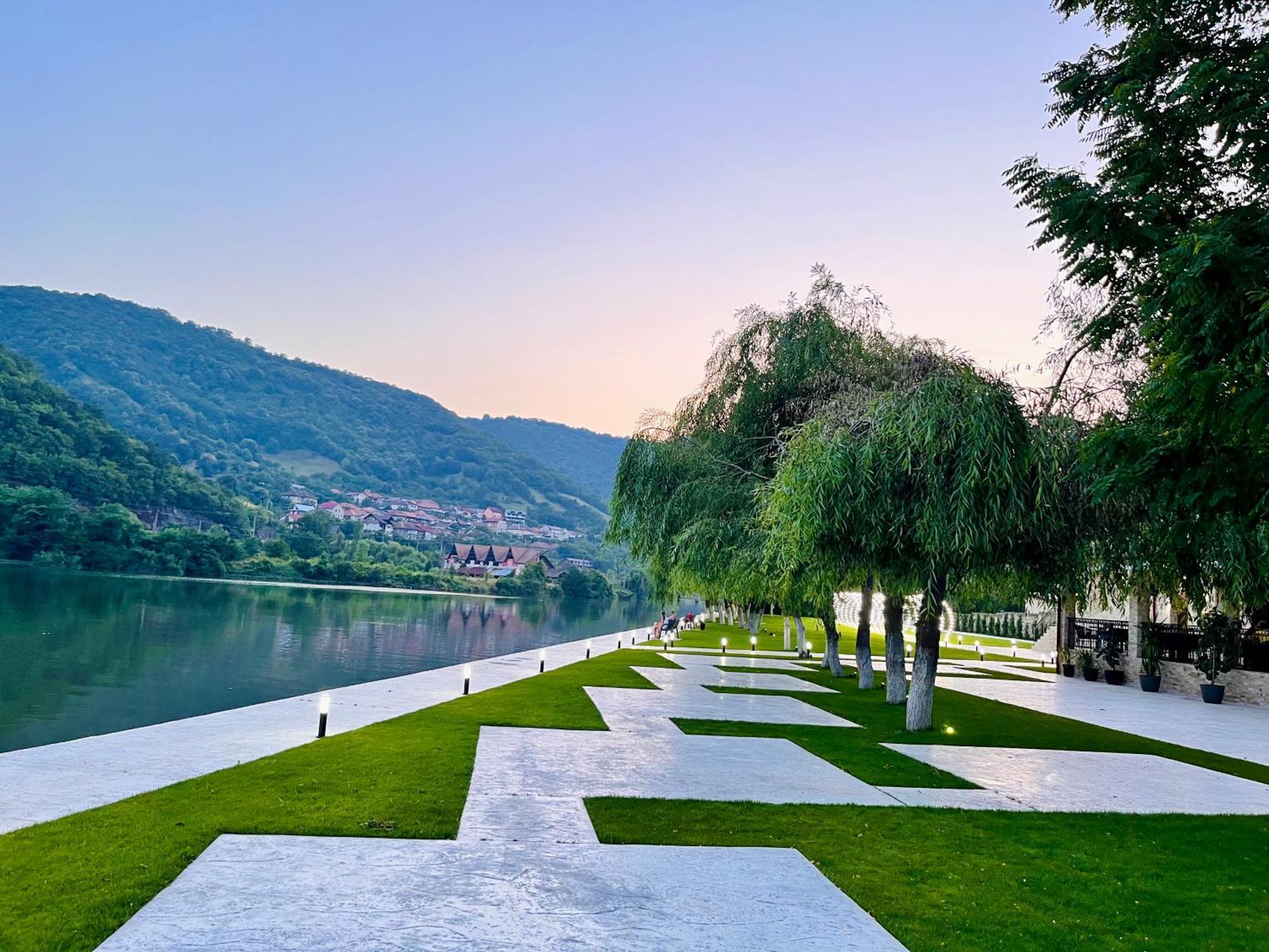 Vega Resort Restaurant & Lodge Orşova Eksteriør bilde