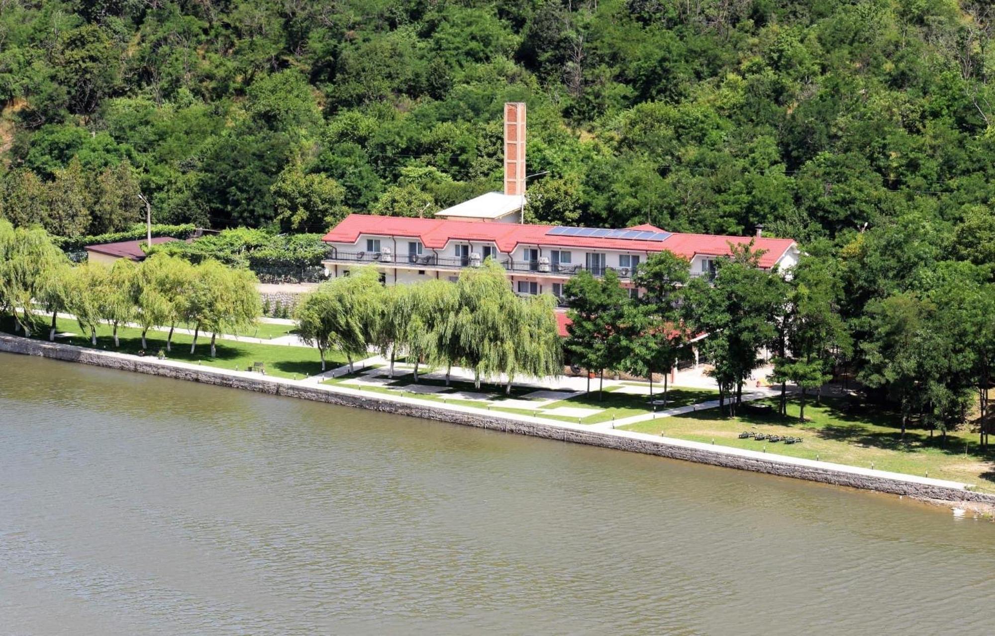 Vega Resort Restaurant & Lodge Orşova Eksteriør bilde