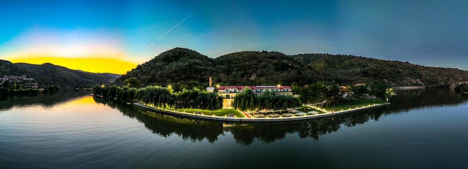 Vega Resort Restaurant & Lodge Orşova Eksteriør bilde