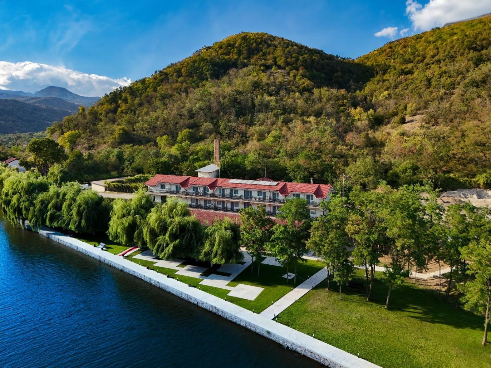 Vega Resort Restaurant & Lodge Orşova Eksteriør bilde