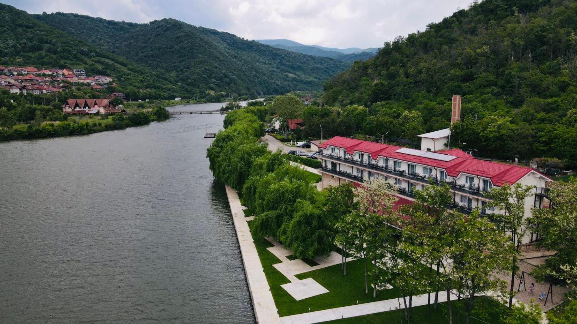 Vega Resort Restaurant & Lodge Orşova Eksteriør bilde